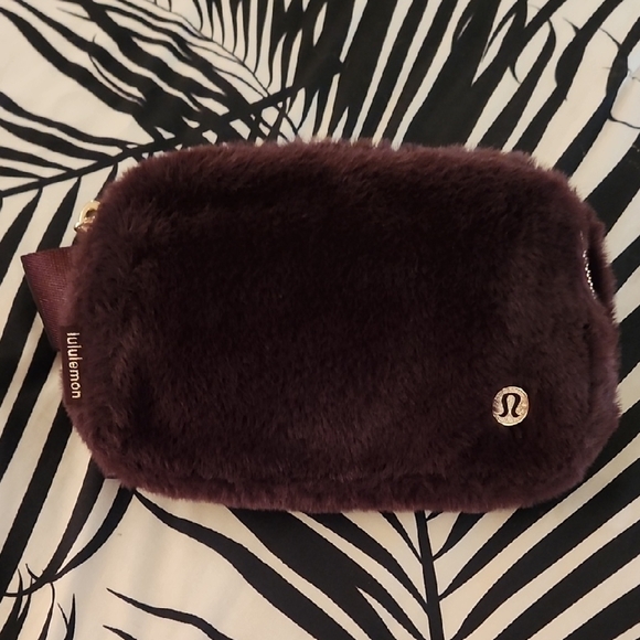 lululemon athletica Handbags - Everwhere Belt Bag 1L